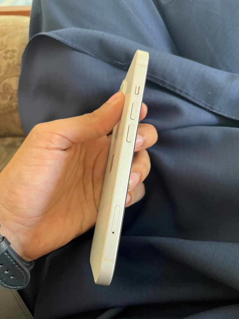 Apple iPhone 13 1