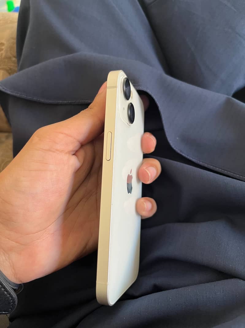 Apple iPhone 13 4