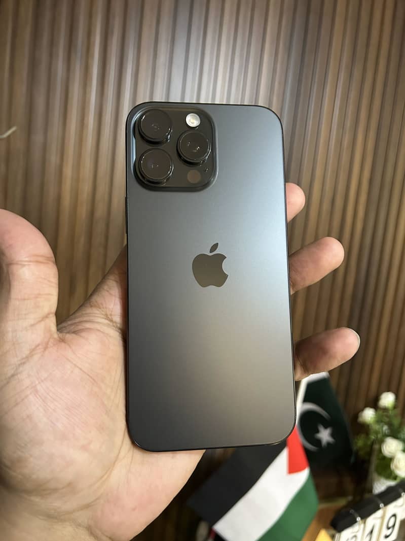 Apple iPhone 16 Pro Max 5
