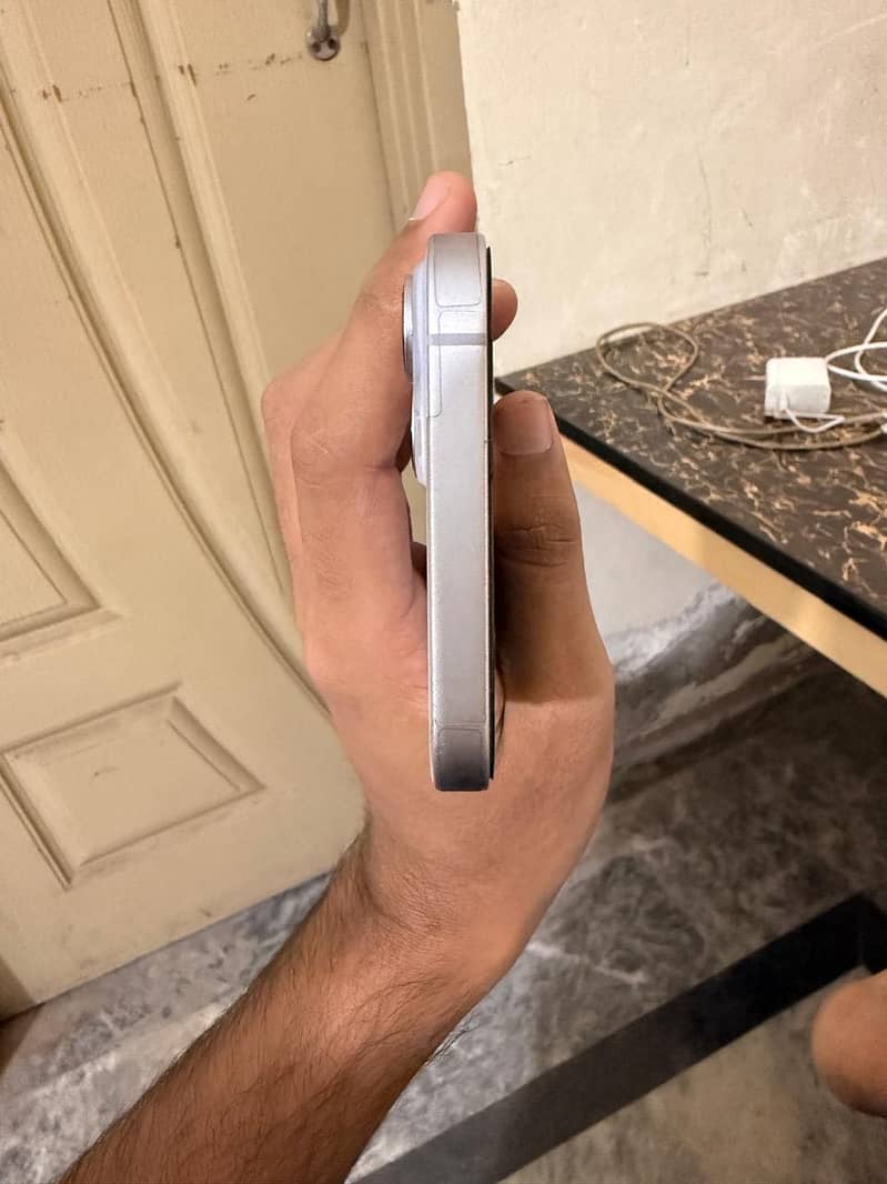 Apple iPhone 14 plus 4