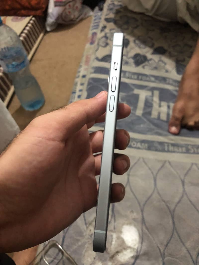 Apple iPhone 15 plus 3