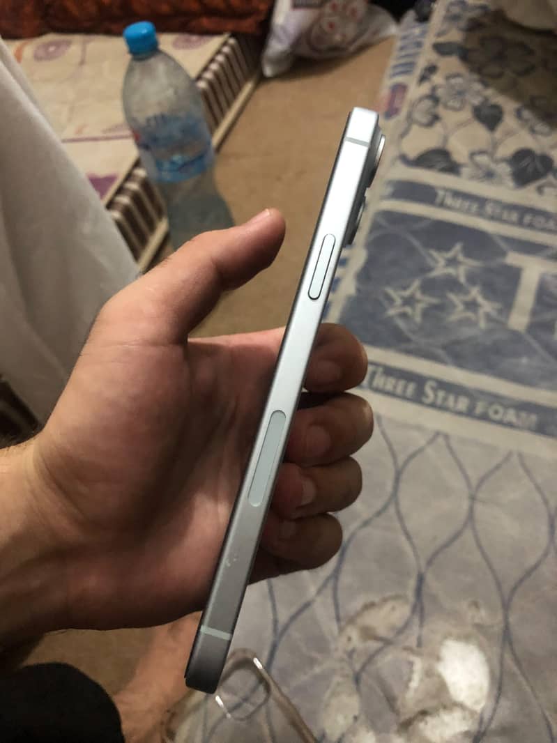 Apple iPhone 15 plus 4