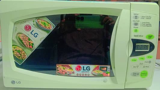 LG Microwave oven