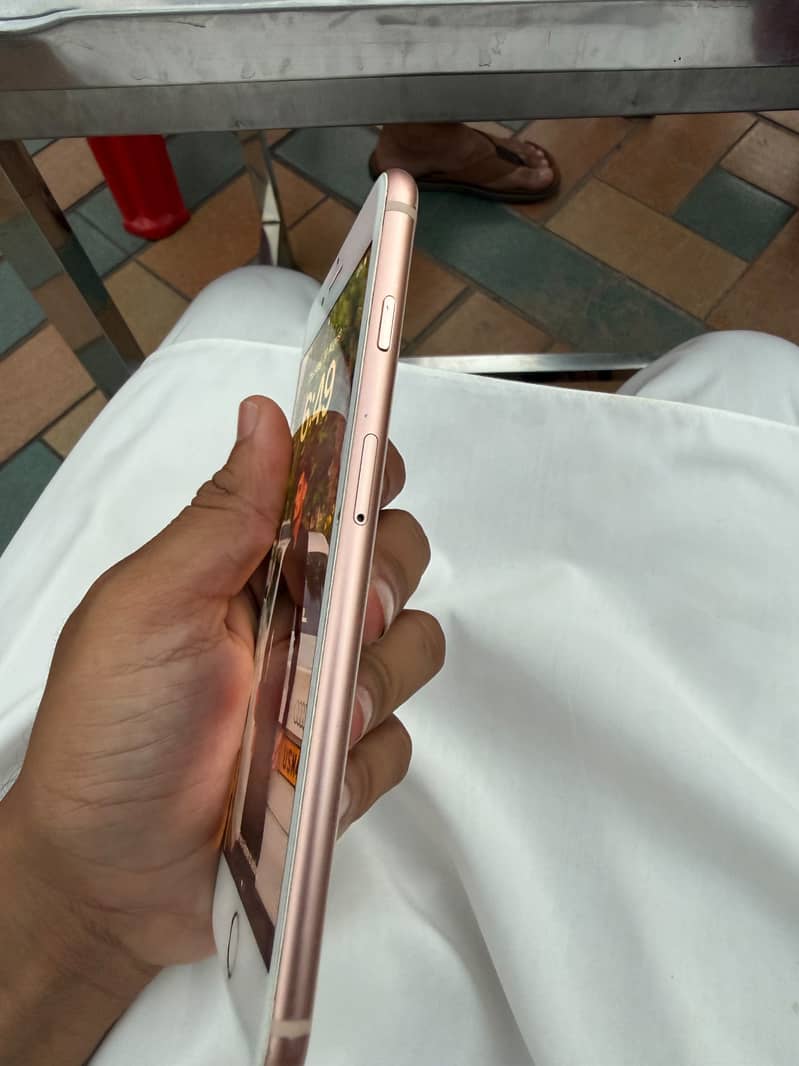 Apple iPhone 8 Plus 1