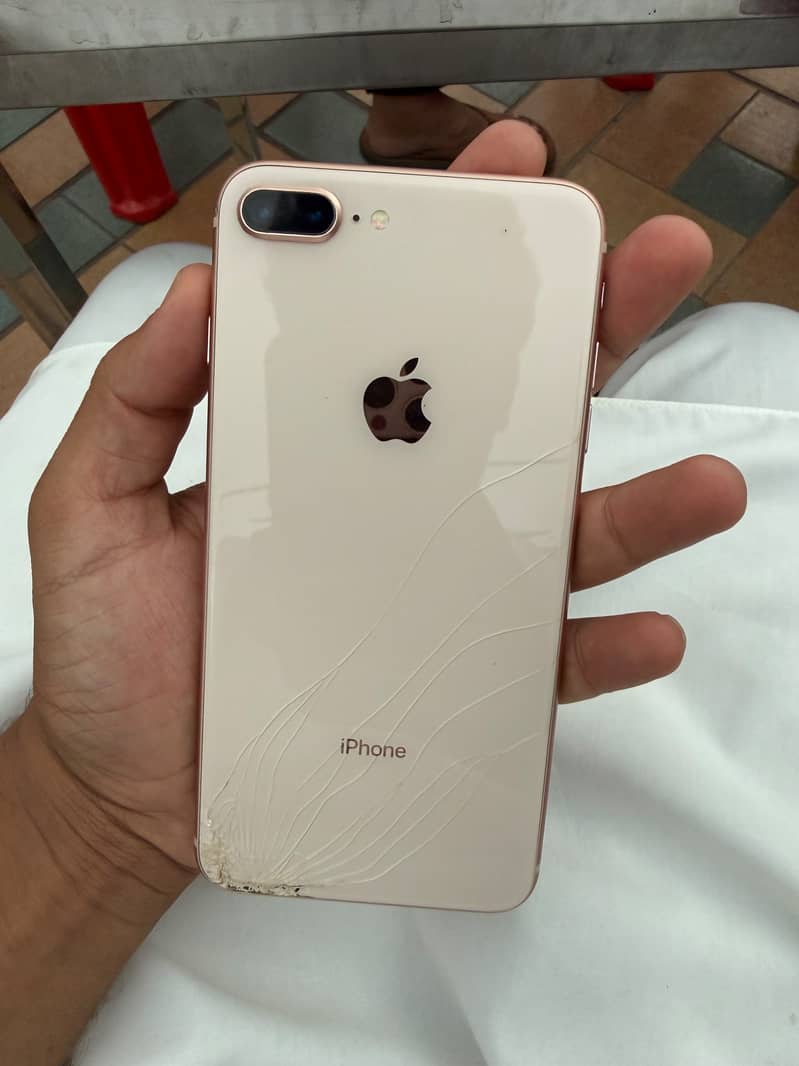 Apple iPhone 8 Plus 4