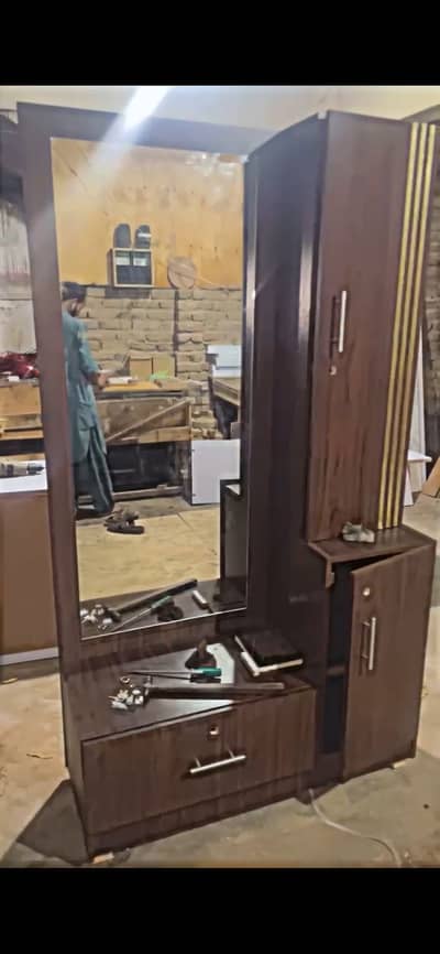 bed single 3/4 with mattress and dressing table bilkul new