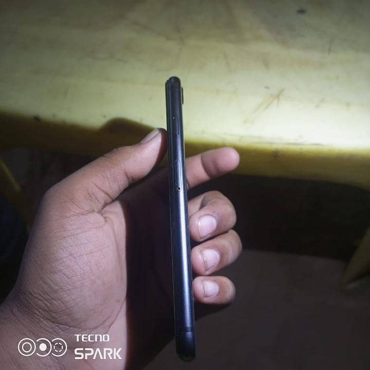 Apple iPhone 8 4