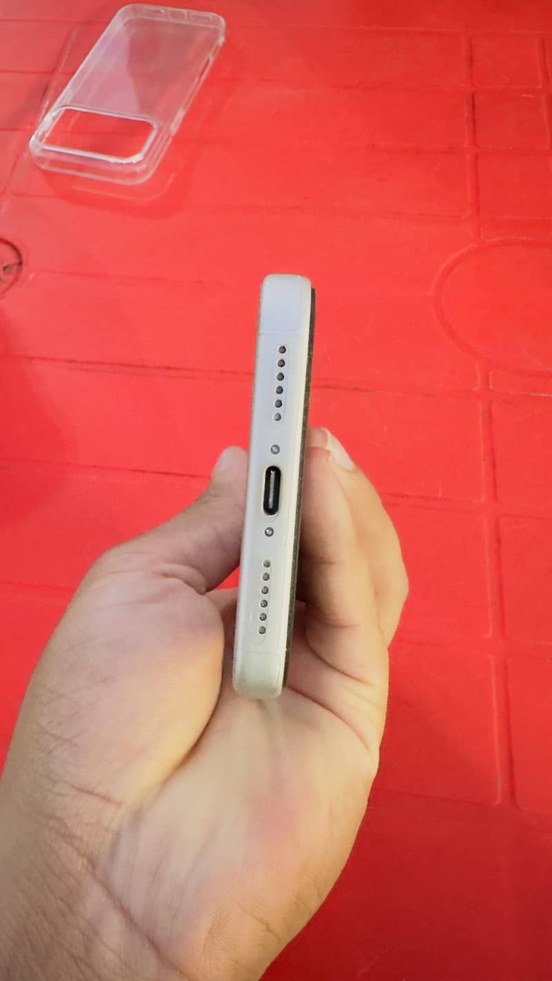 Iphone 17 pro max 4