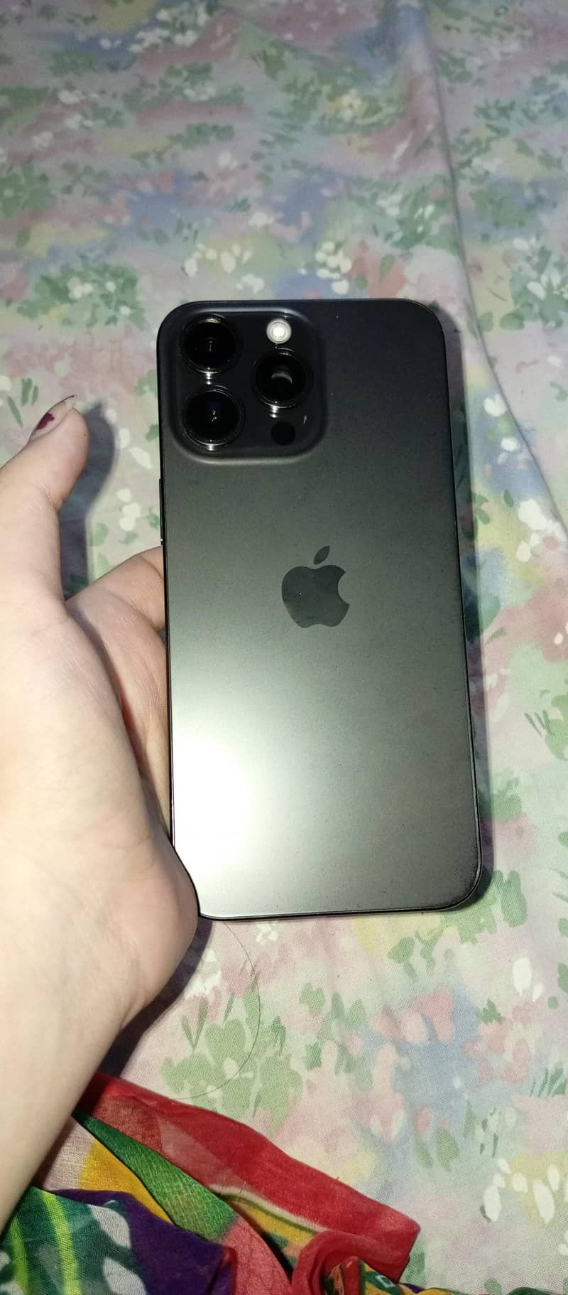 Apple iPhone 15 Pro Max 2