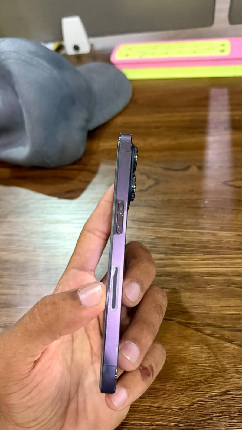 Apple iPhone 14 Pro 0