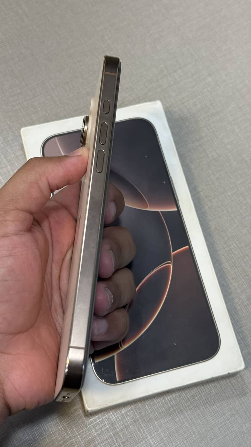Apple iPhone 16 Pro Max 1