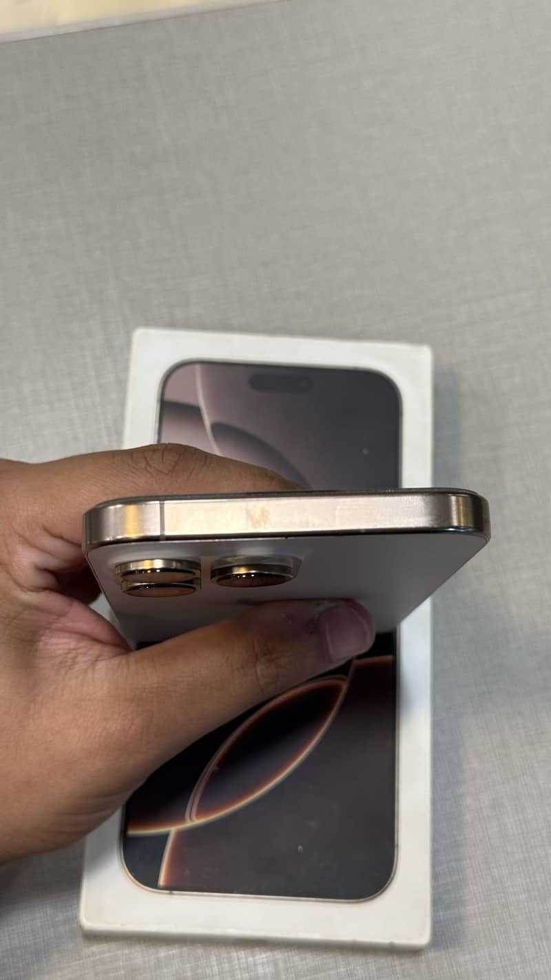 Apple iPhone 16 Pro Max 5