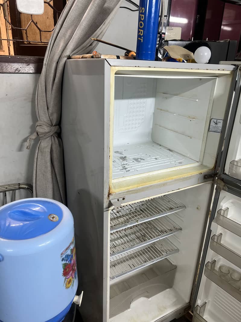 Dawlance freezer 3