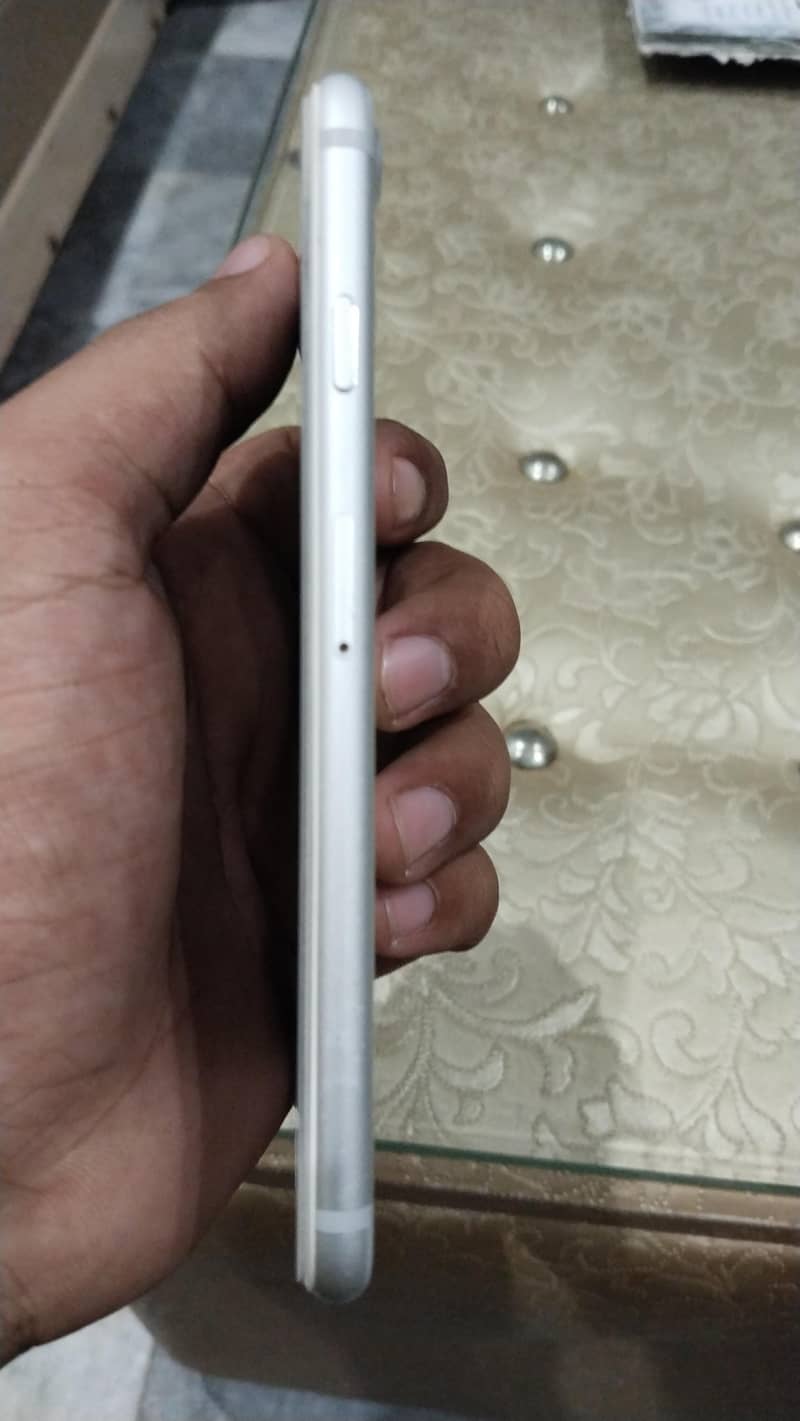 Apple iPhone 7 4