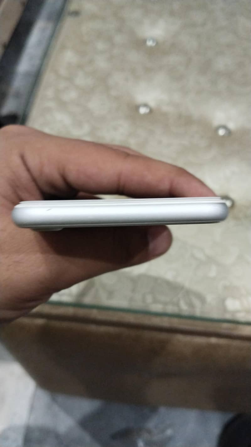 Apple iPhone 7 5