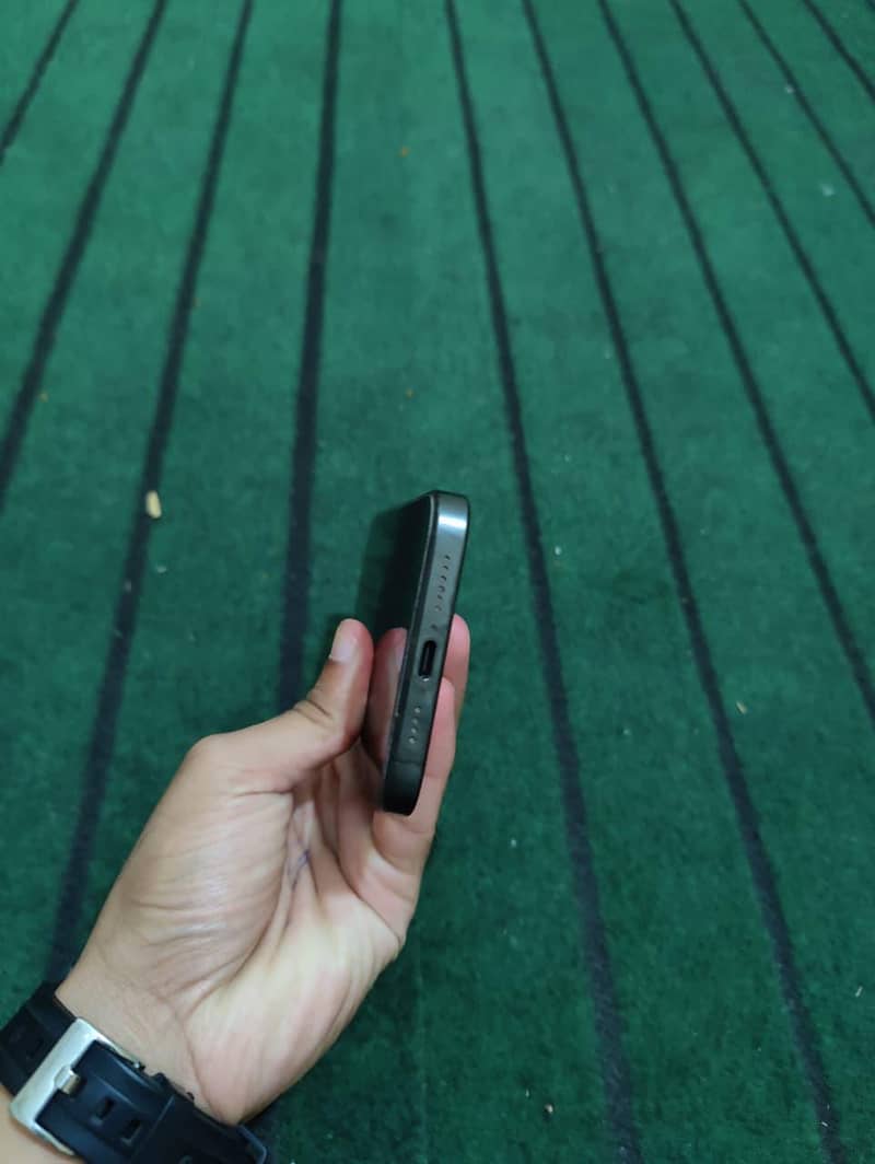 Apple iPhone 15 Pro Max 5