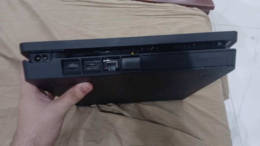 ps4 slim 2