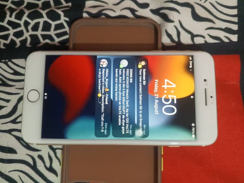 Apple iPhone 7 Plus 2