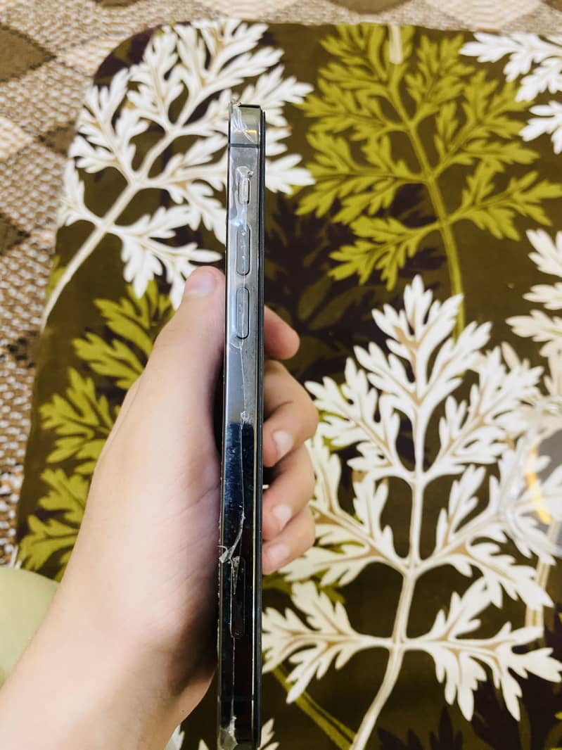 Apple iPhone 12 Pro 1