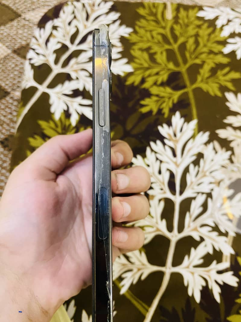 Apple iPhone 12 Pro 3