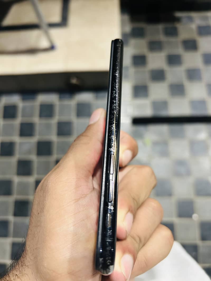 Apple iPhone X 3