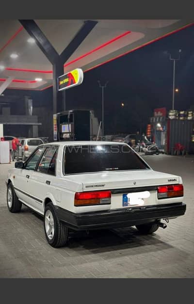 Nissan Sunny 1988