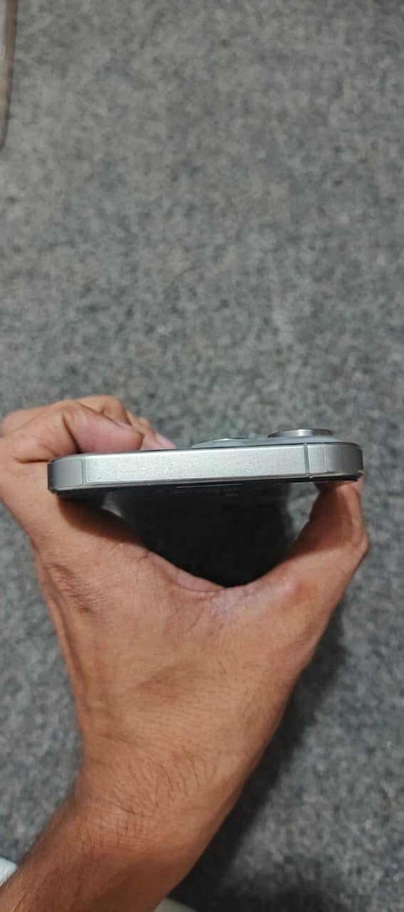 Apple iPhone 15 Pro Max 1