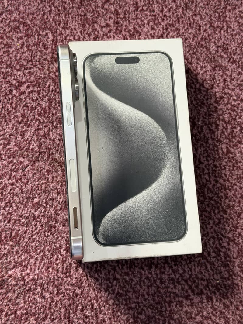 Apple iPhone 15 Pro Max 3