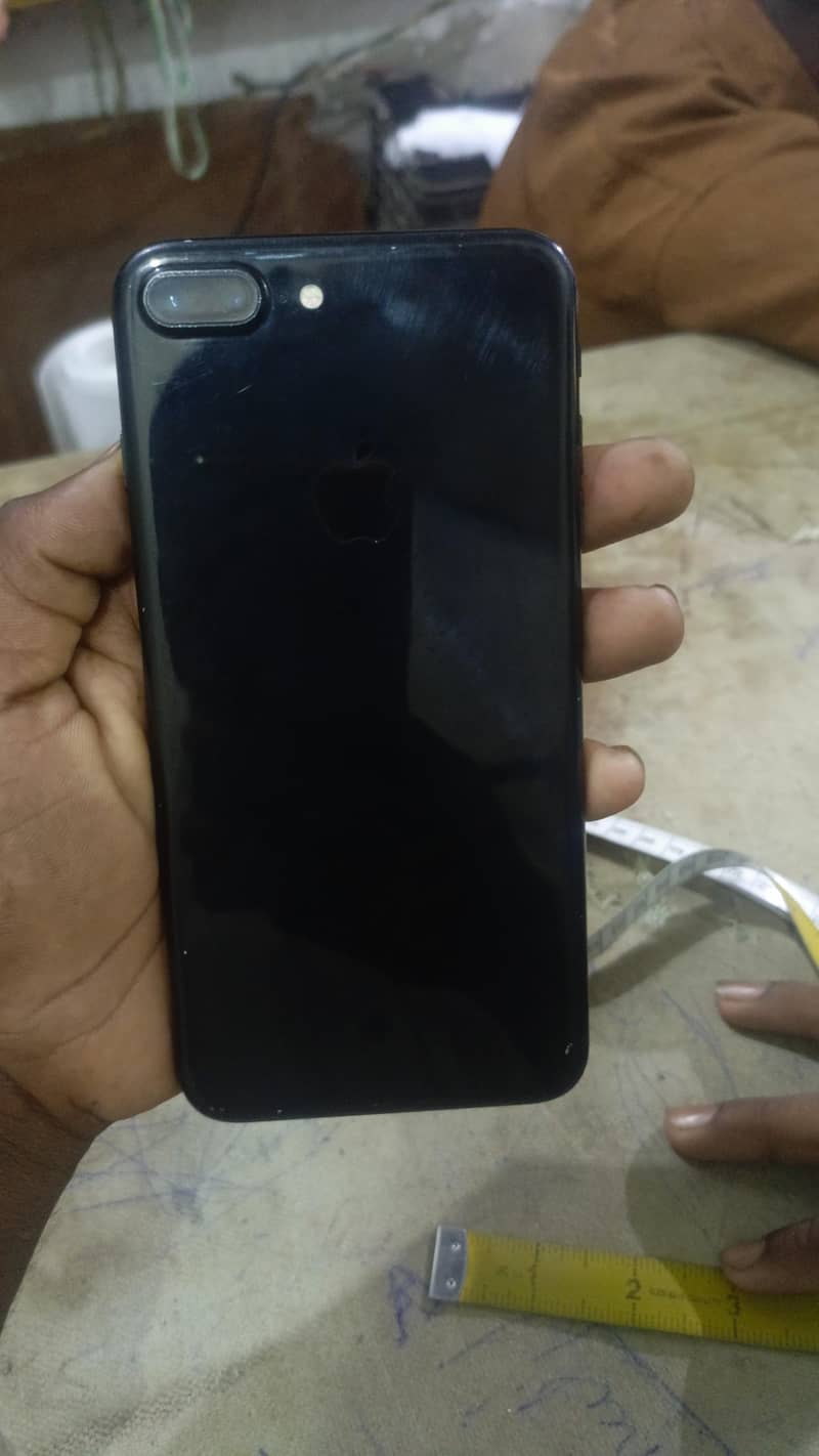 Apple iPhone 7 Plus 3