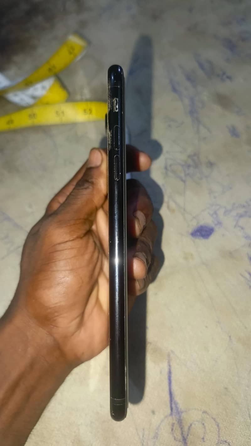 Apple iPhone 7 Plus 4