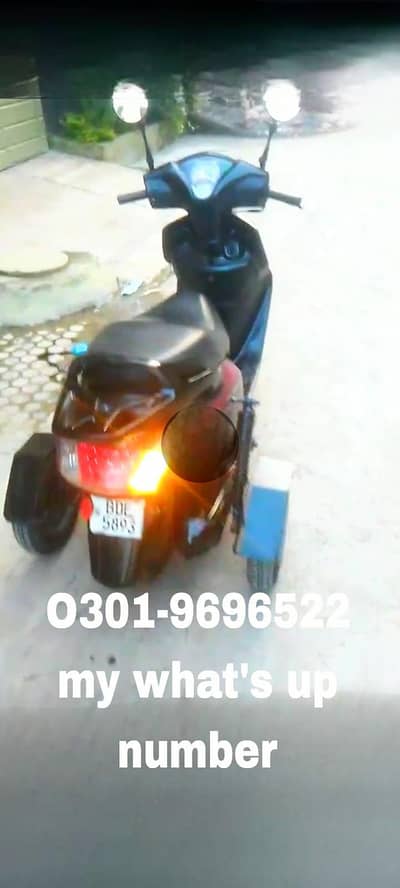 Lady hand used wells wali what's up number O301-9696522