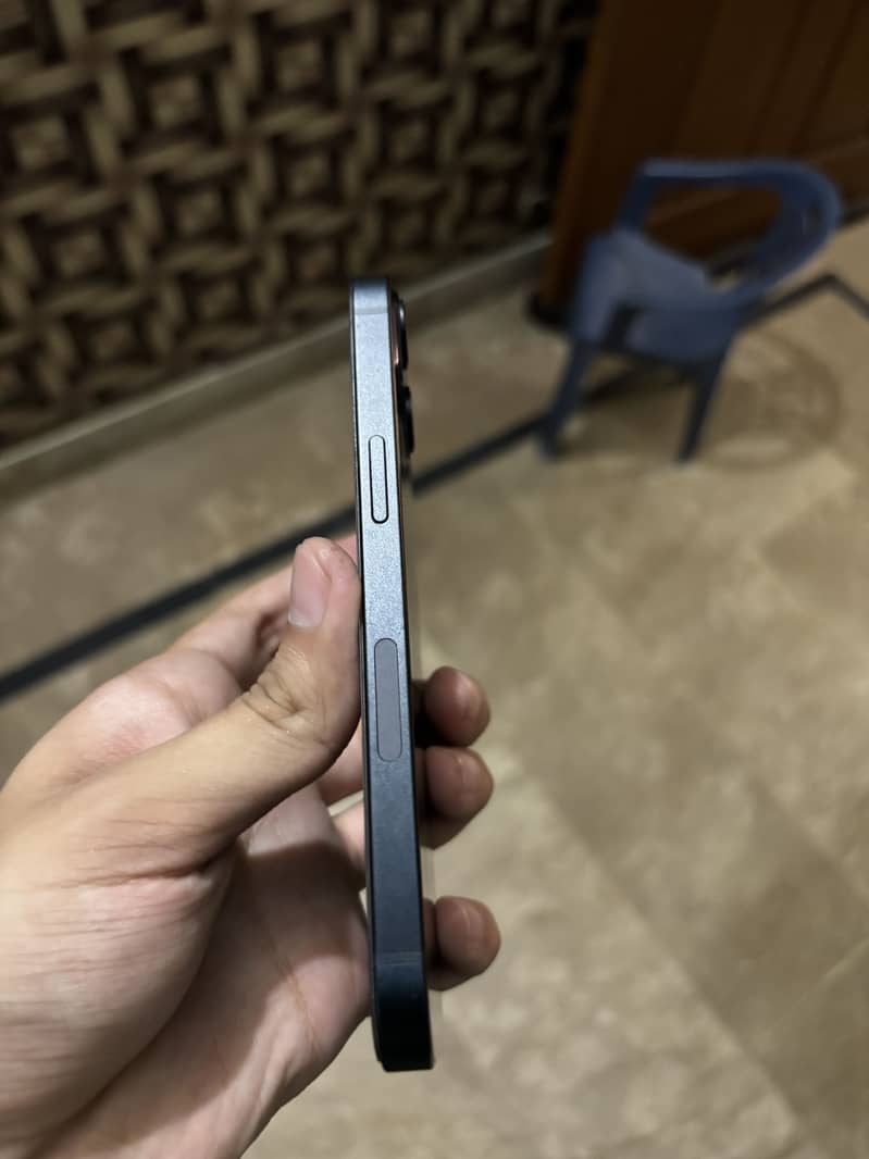 iPhone 13 with box 2