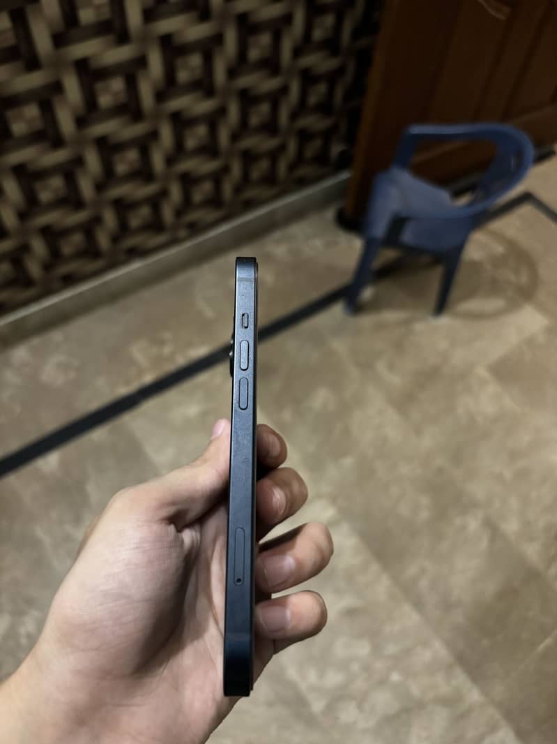 iPhone 13 with box 4