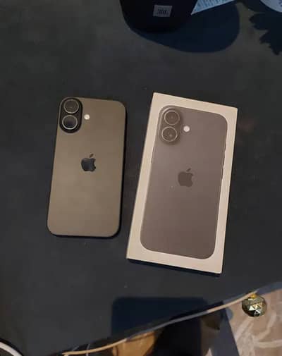 Apple iPhone 16