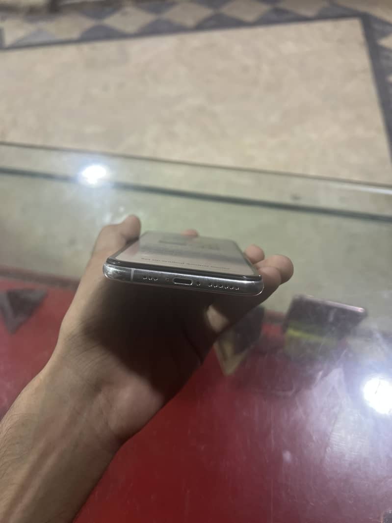 Apple iPhone 11 Pro 2