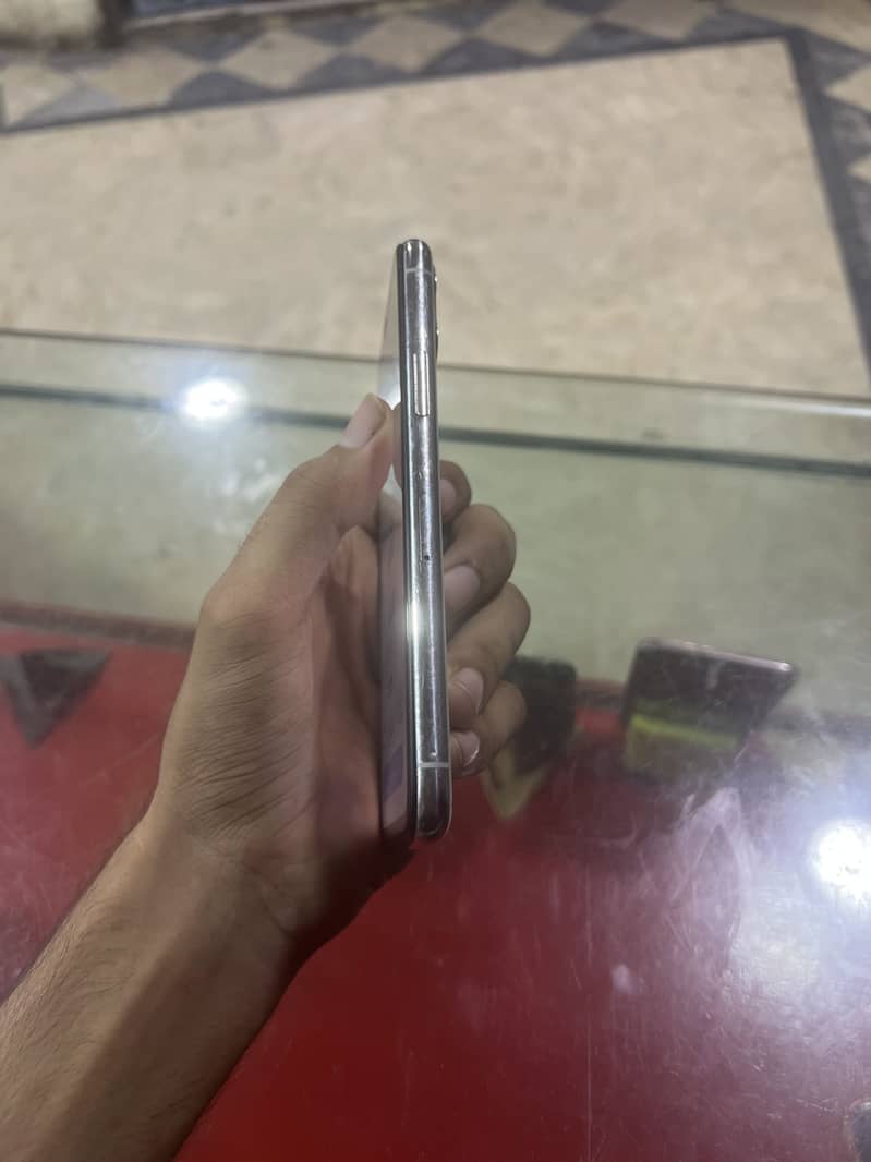 Apple iPhone 11 Pro 3