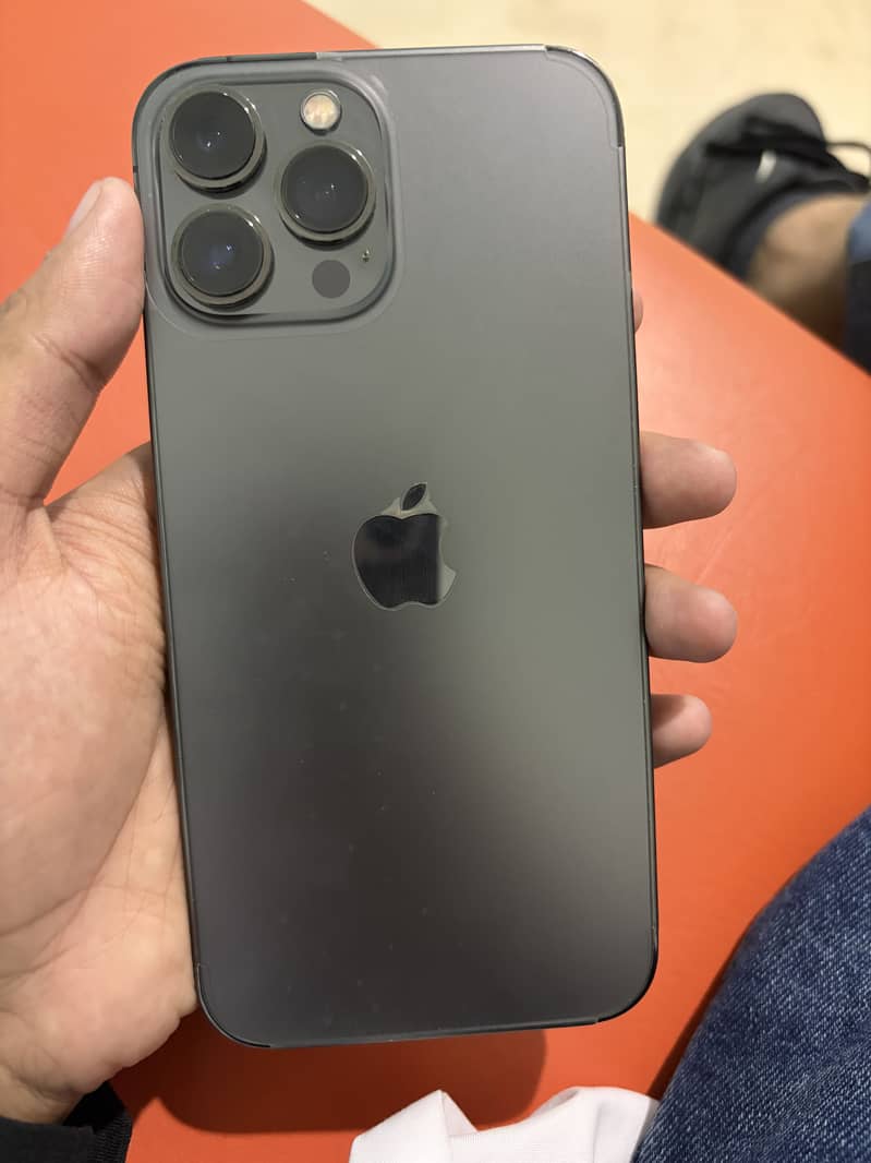 Apple iPhone 13 Pro Max 1