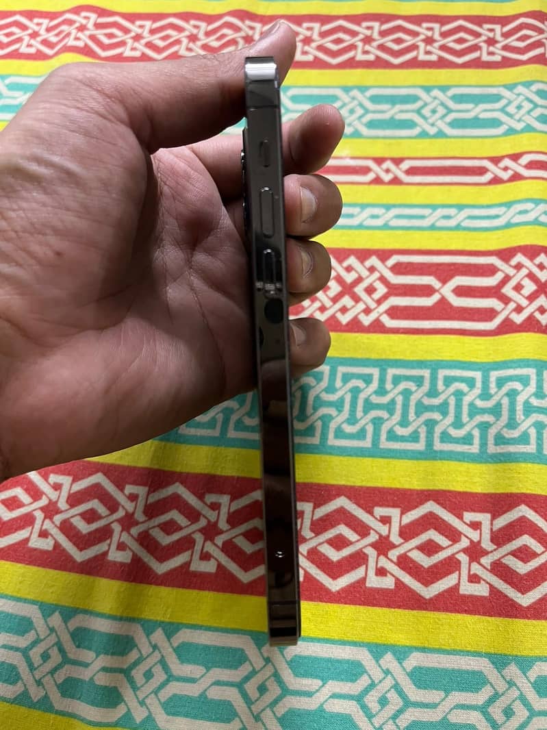 Apple iPhone 12 Pro 1