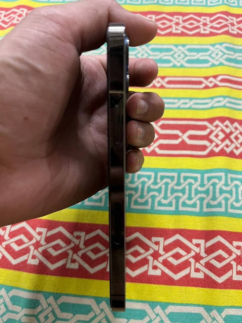 Apple iPhone 12 Pro 4