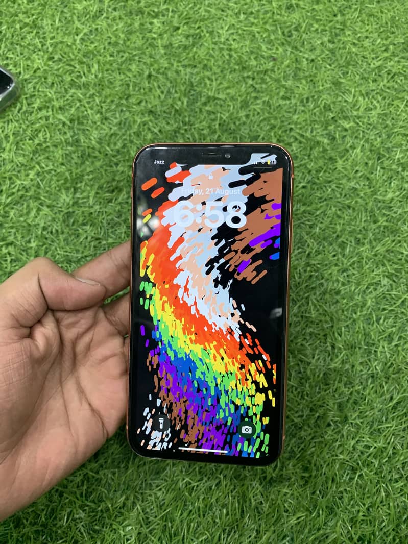 iPhone XR 3