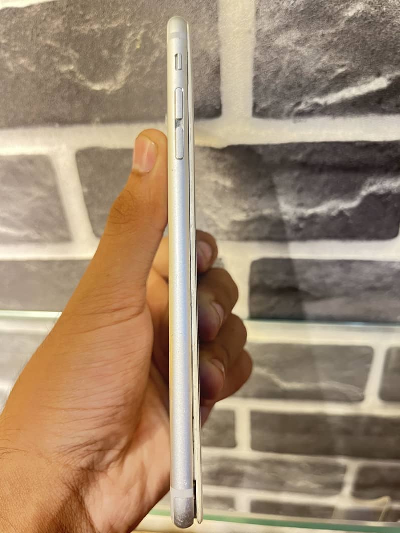 Apple iPhone 6 Plus 0