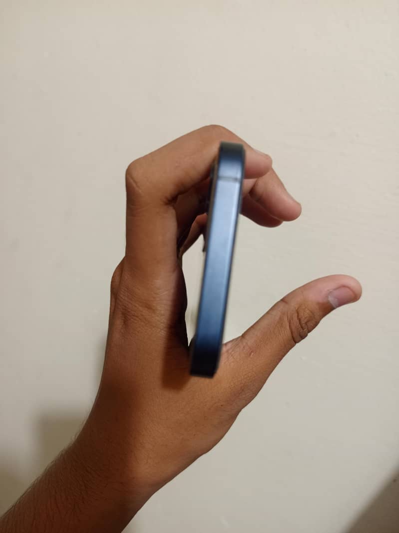 Apple iPhone 12 1