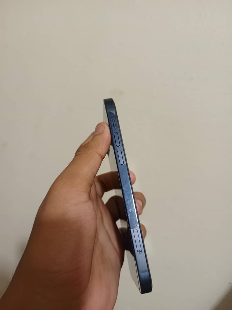 Apple iPhone 12 2