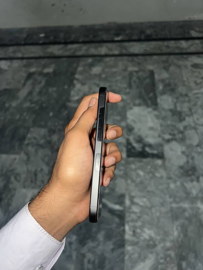 Apple iPhone 16 Pro 5