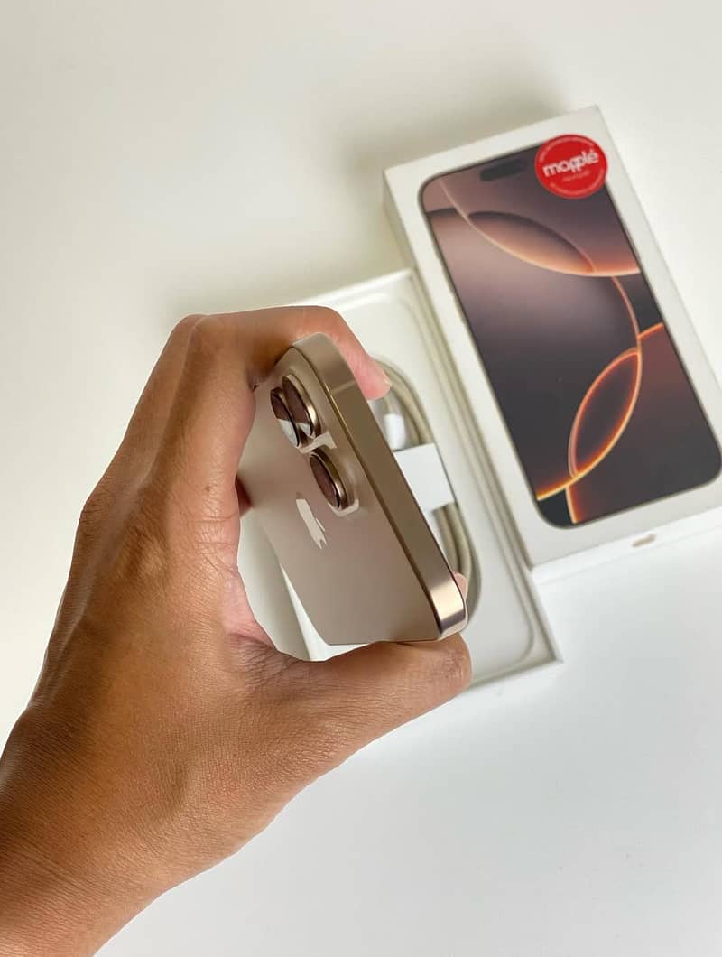 Apple iPhone 16 Pro Max 3