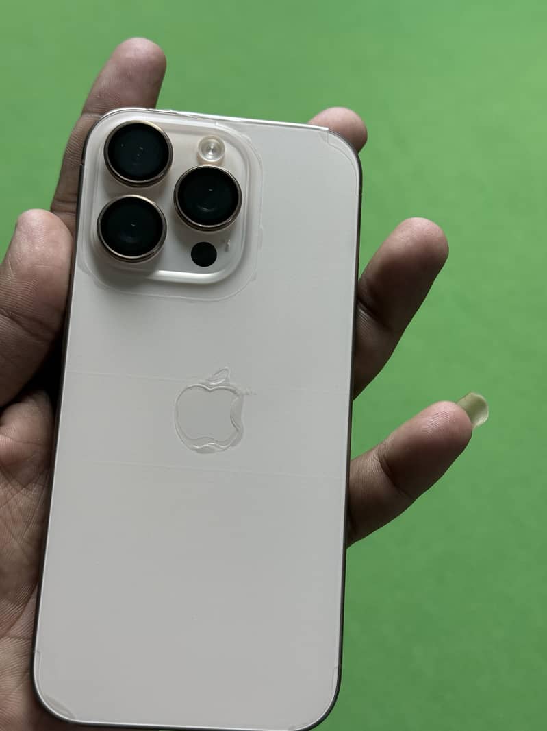 Apple iPhone 16 Pro 2
