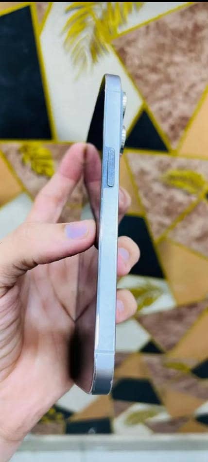 Apple iPhone 14 Pro 2