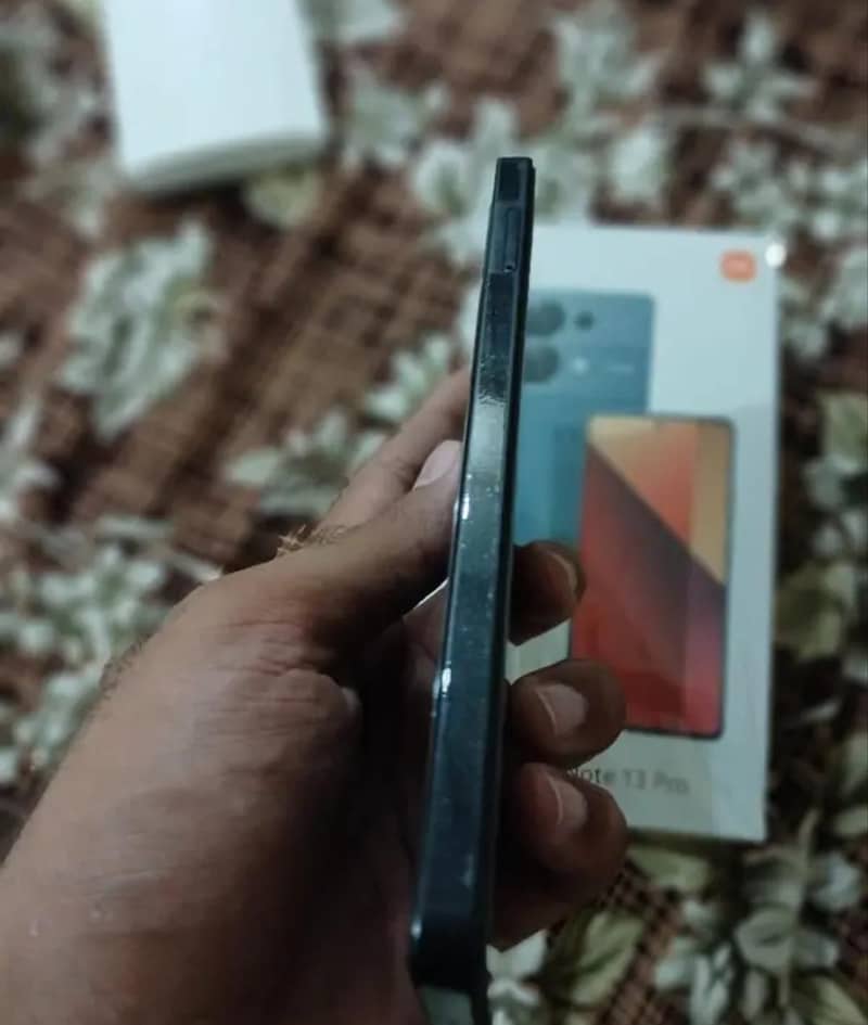 Xiaomi Redmi Note 13 Pro 0
