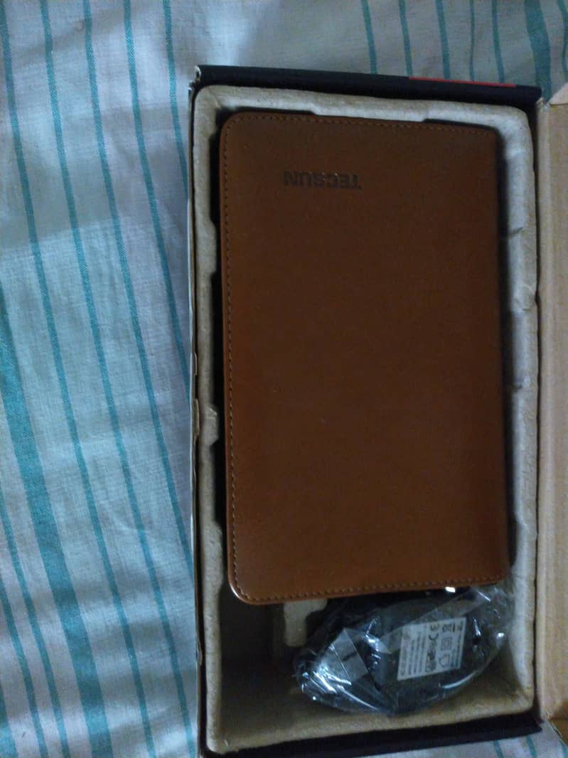 Tecsun Pl. 680 2
