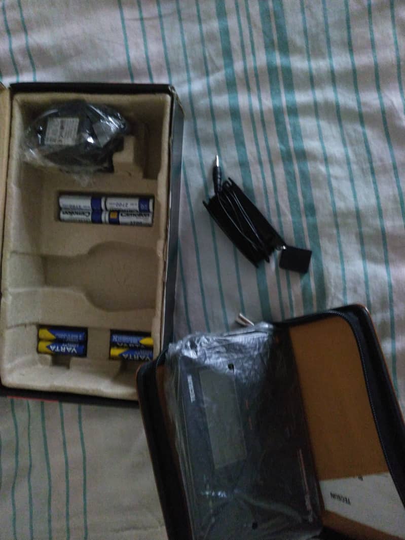 Tecsun Pl. 680 5